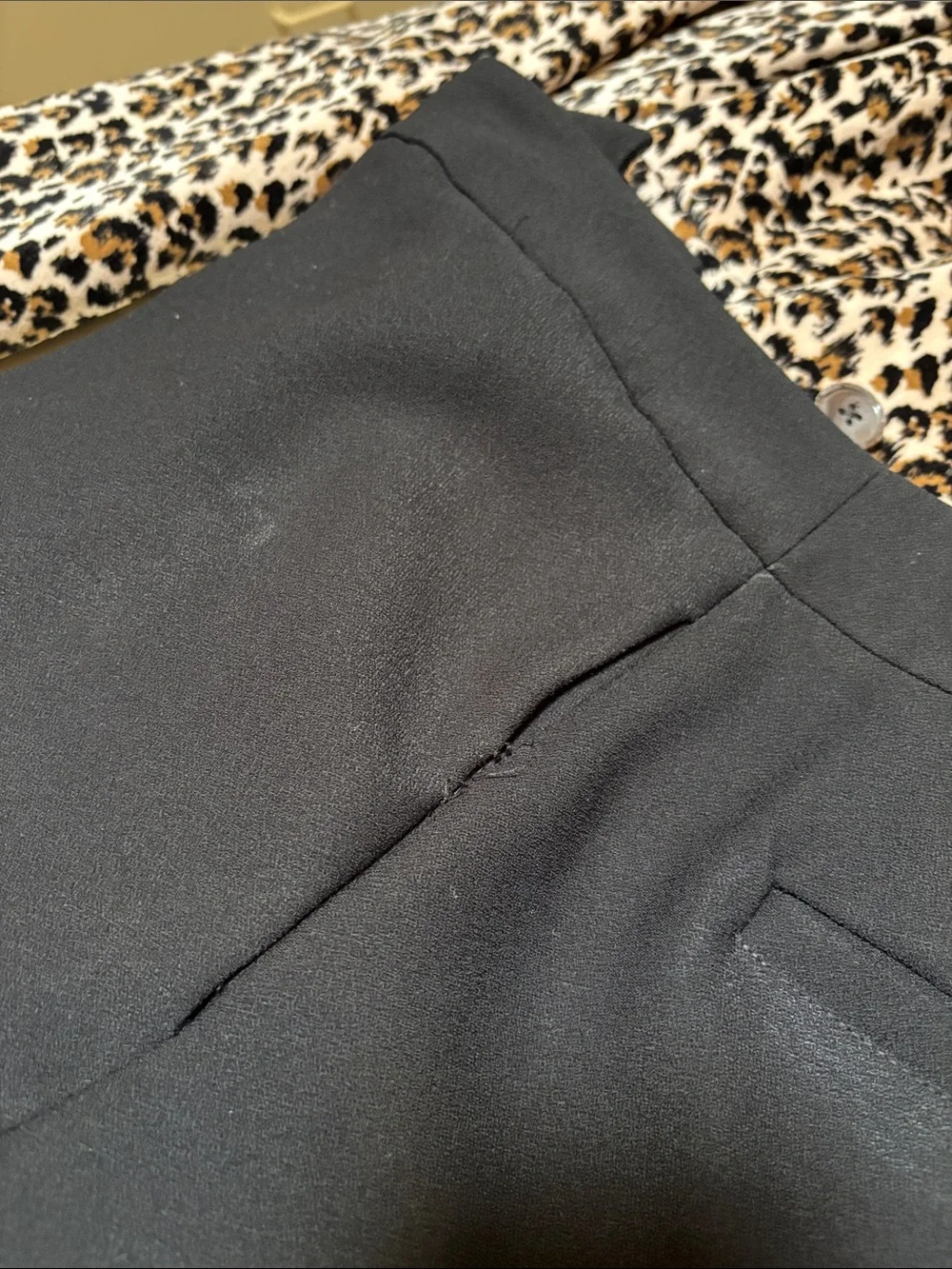Rockport Black Midi Pencil Skirt - Sleek Professional Design